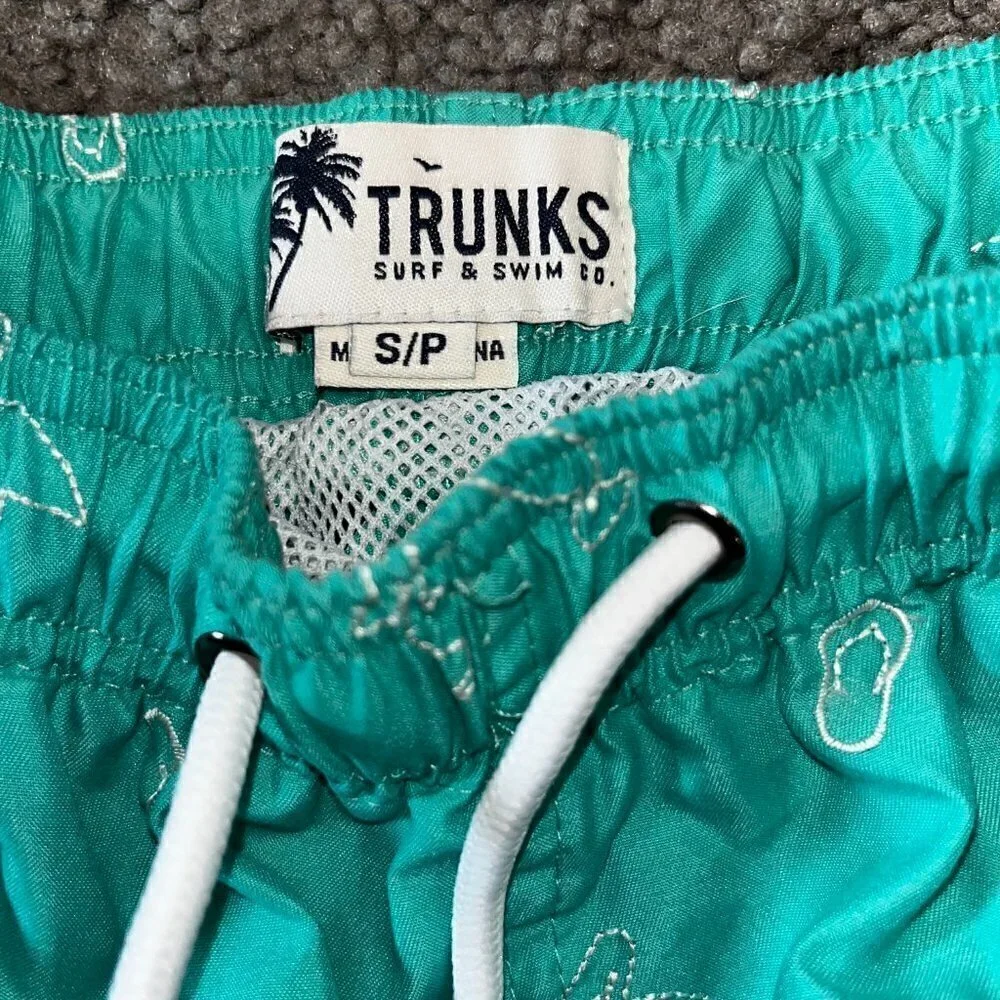 TRUNKS SURF & SWIM CO Vintage Palm Springs Swimsuit Flip Flops & Pelicans Small